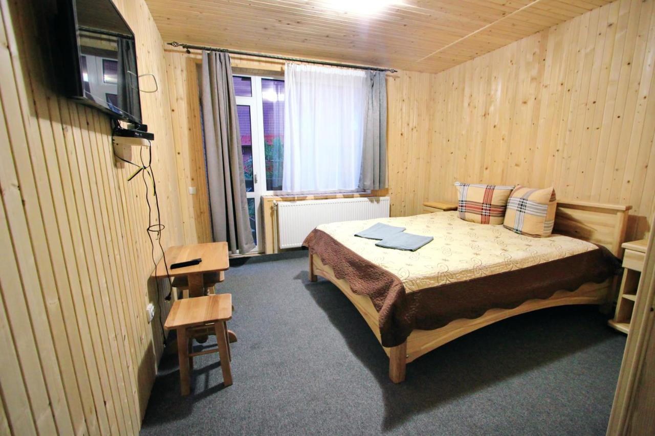 Hotel Novoe Shale Yablunytsya Ngoại thất bức ảnh