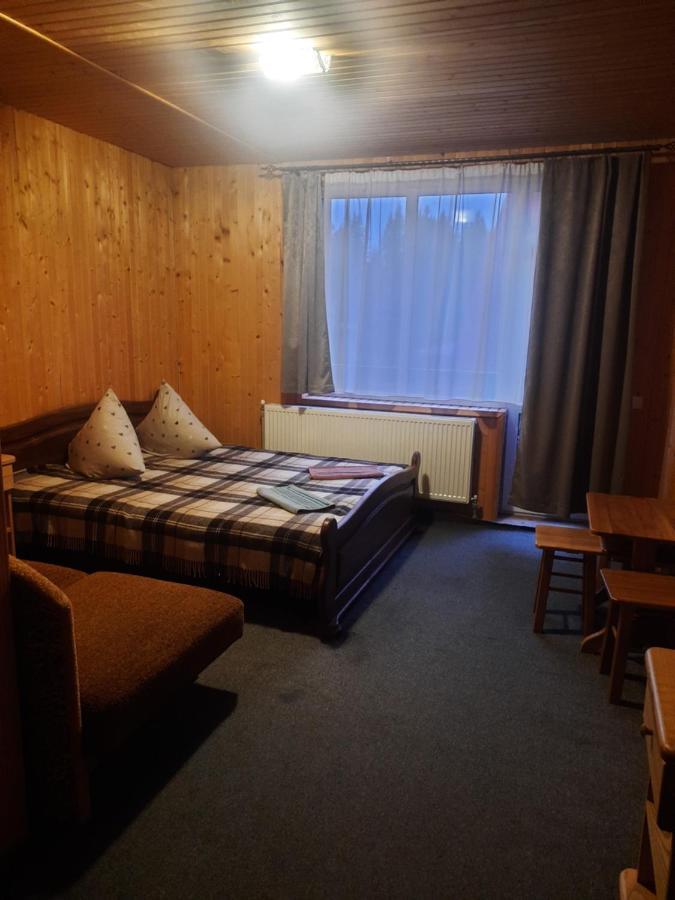 Hotel Novoe Shale Yablunytsya Ngoại thất bức ảnh