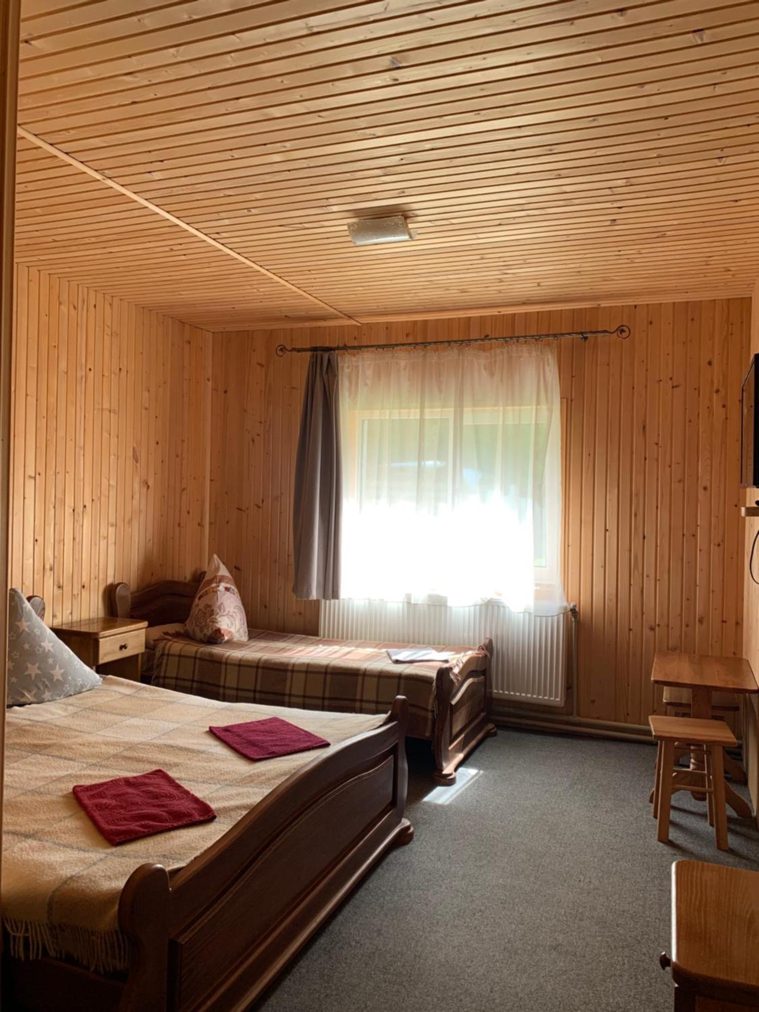 Hotel Novoe Shale Yablunytsya Ngoại thất bức ảnh