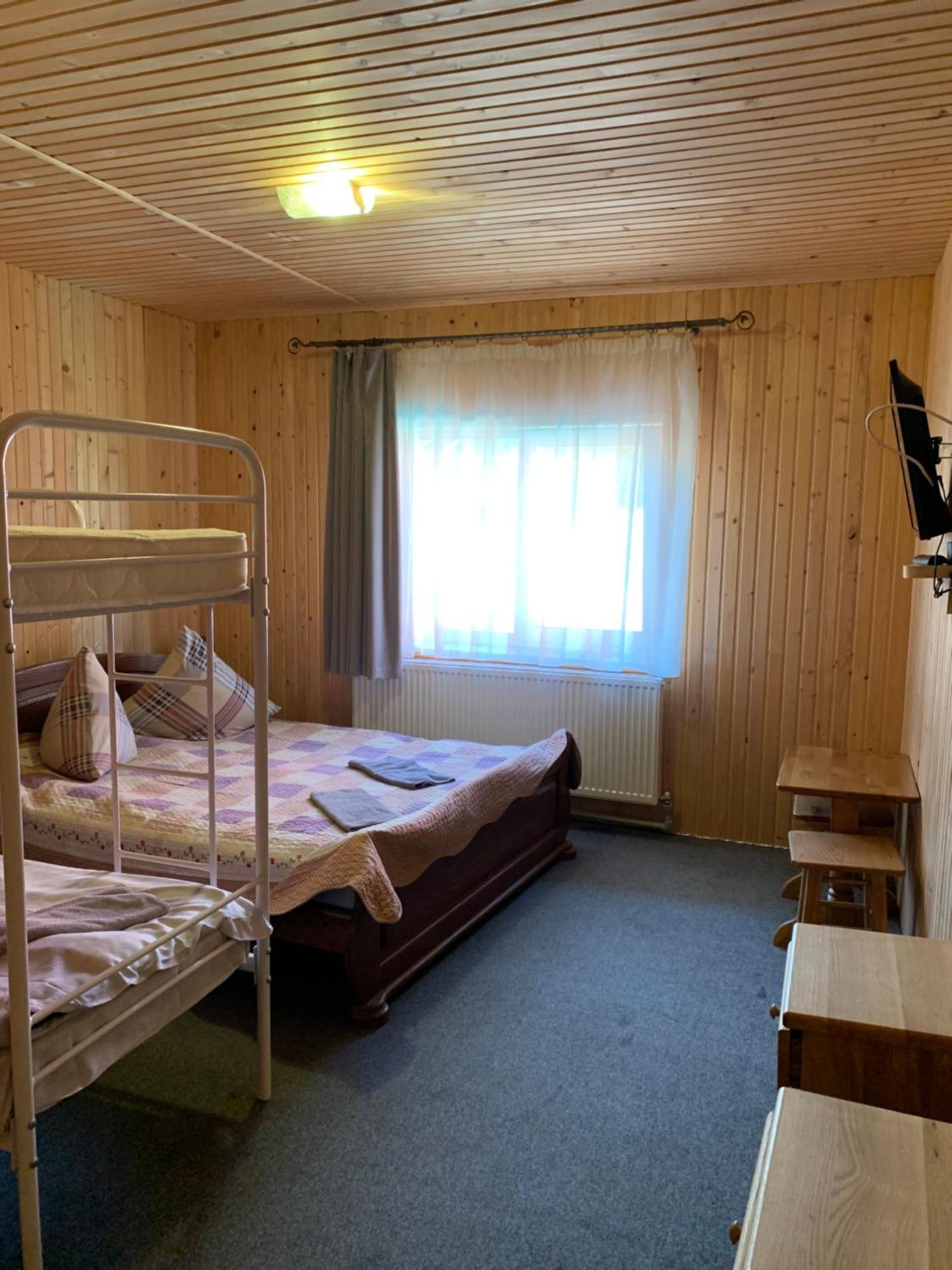 Hotel Novoe Shale Yablunytsya Ngoại thất bức ảnh