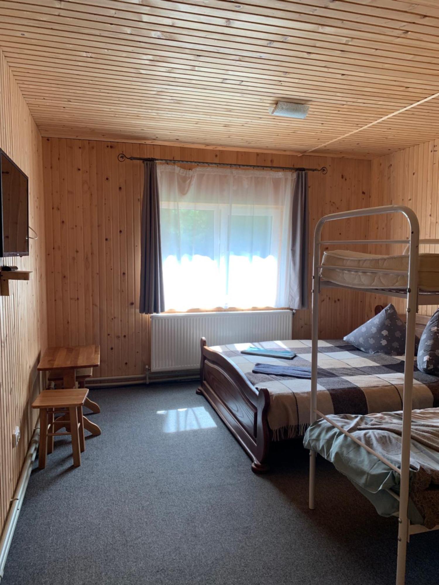 Hotel Novoe Shale Yablunytsya Ngoại thất bức ảnh