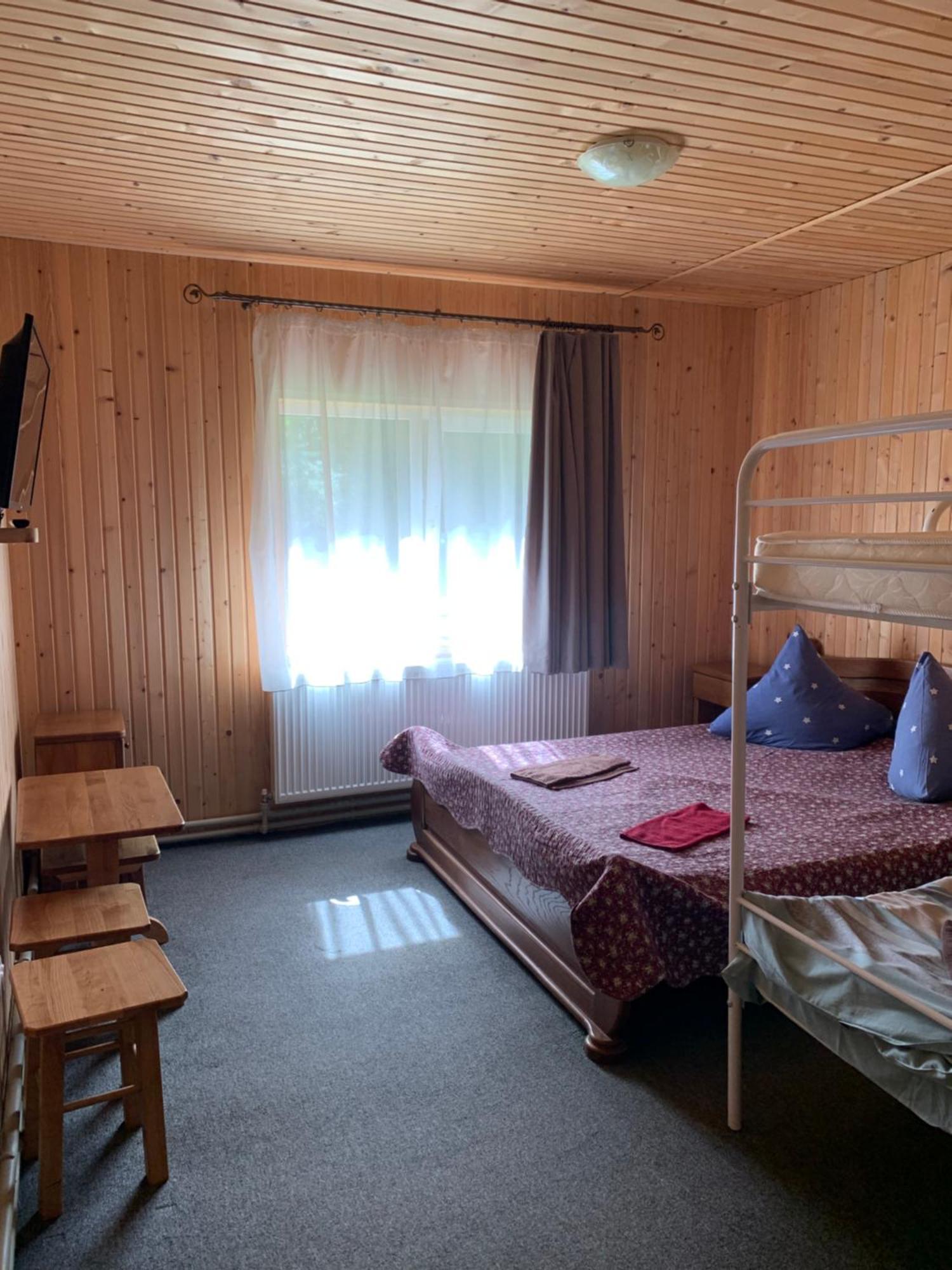 Hotel Novoe Shale Yablunytsya Ngoại thất bức ảnh