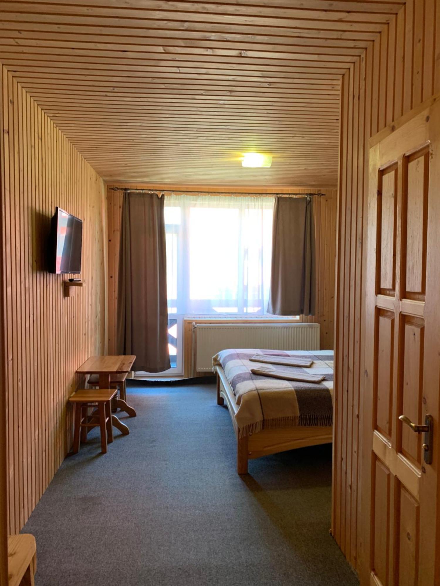 Hotel Novoe Shale Yablunytsya Ngoại thất bức ảnh