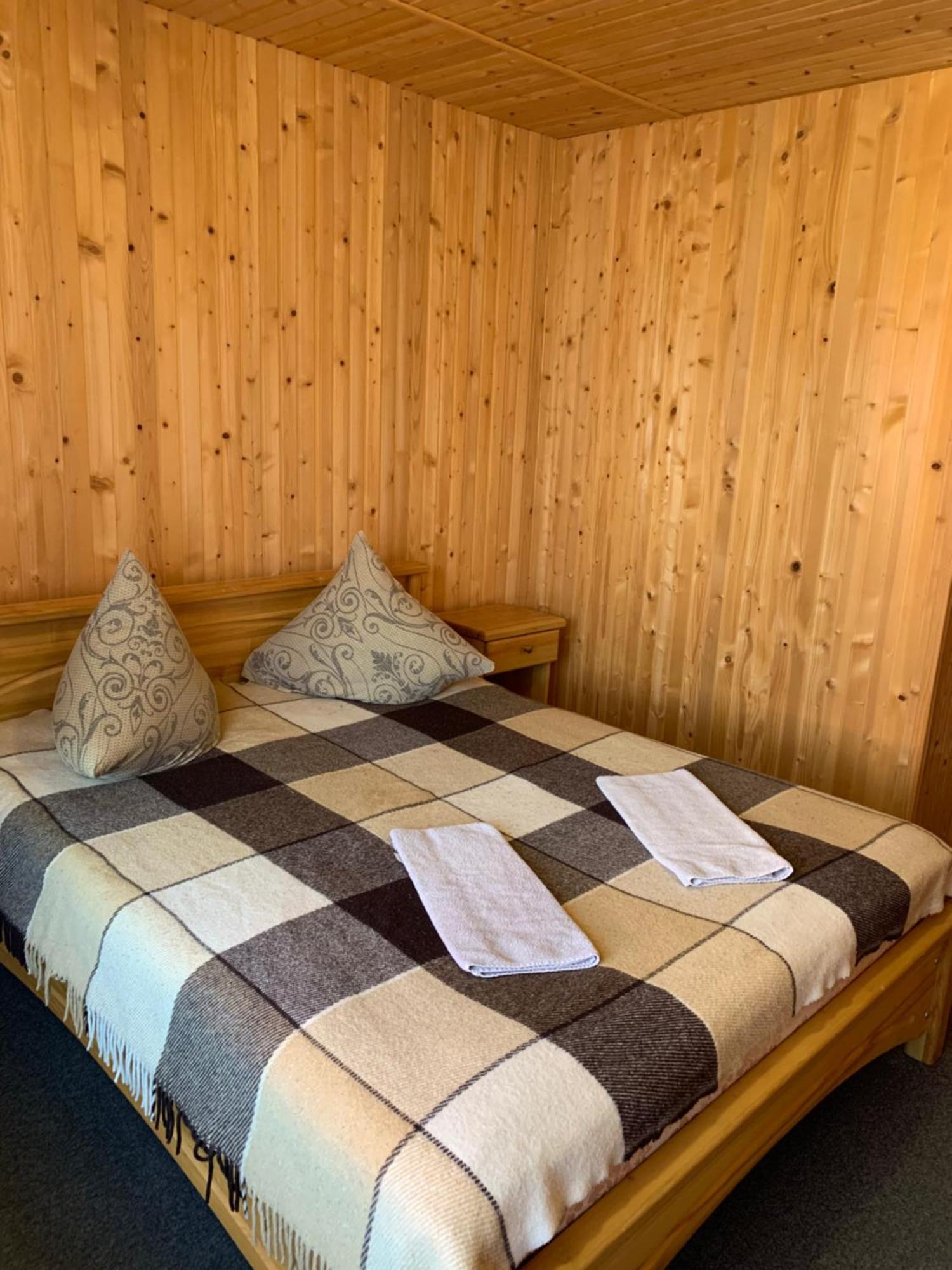Hotel Novoe Shale Yablunytsya Ngoại thất bức ảnh