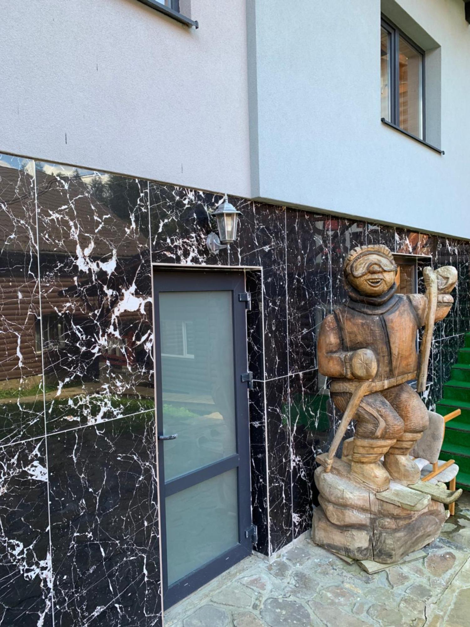 Hotel Novoe Shale Yablunytsya Ngoại thất bức ảnh