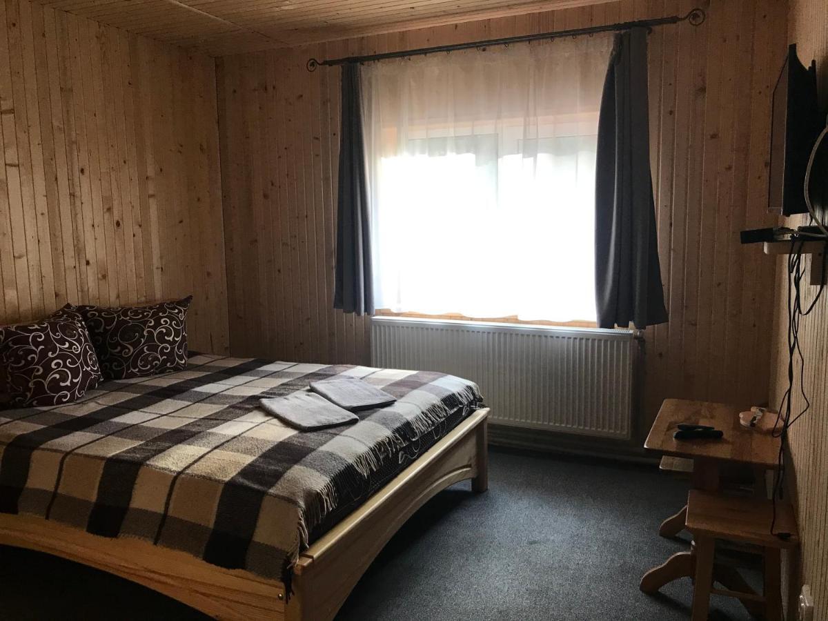 Hotel Novoe Shale Yablunytsya Ngoại thất bức ảnh