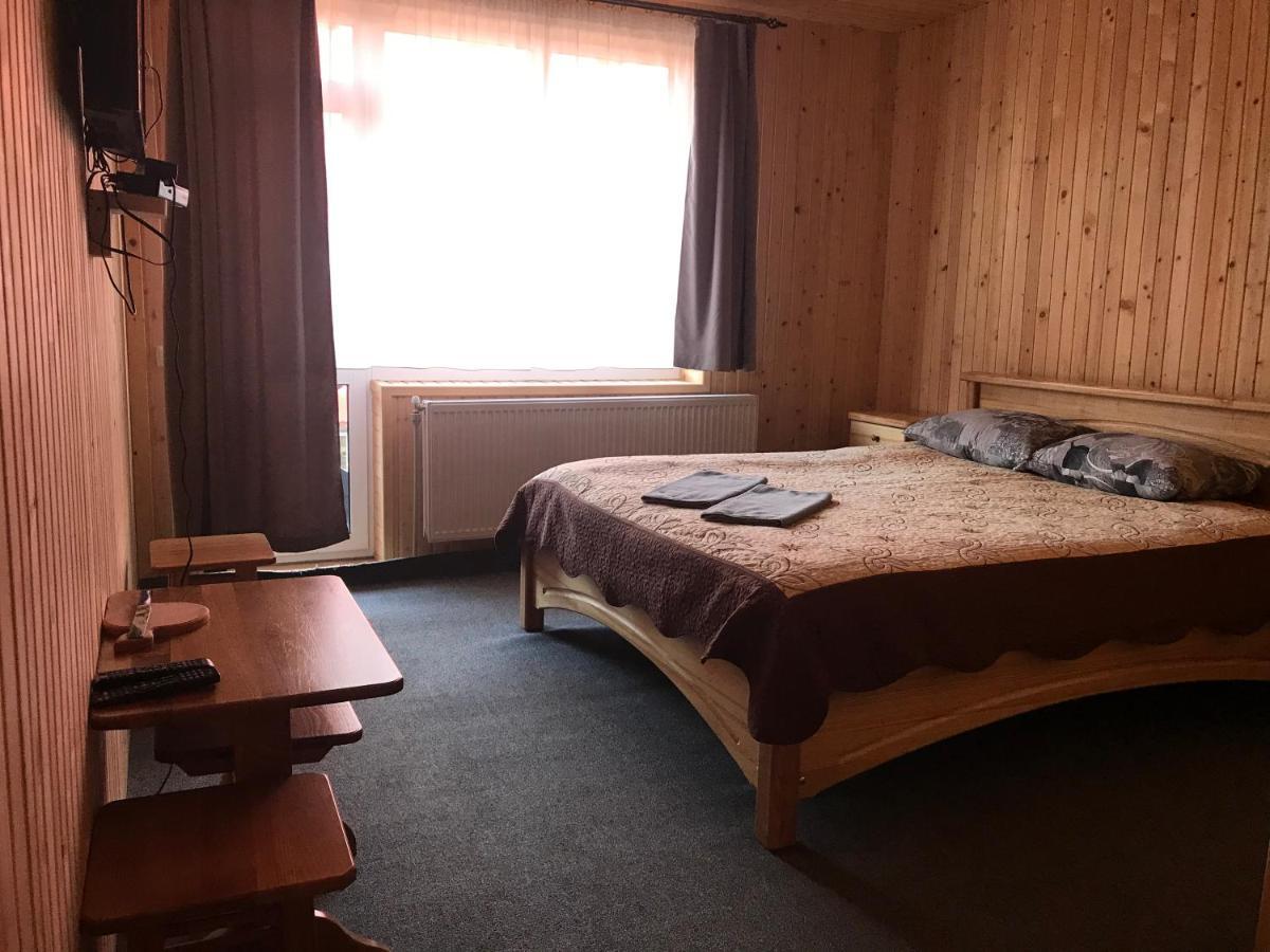 Hotel Novoe Shale Yablunytsya Ngoại thất bức ảnh